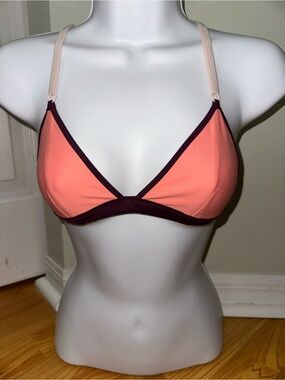 Triangle Sports bra Top in Peach with Plum Trim Lululemon